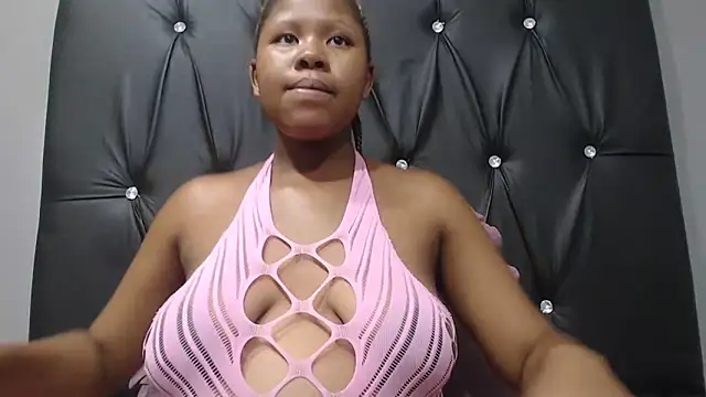 TemptingCloeXx online show from February 25, 2026, 7:36 pm