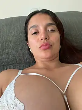 lara beker online show from May 25, 2026, 6:39 pm
