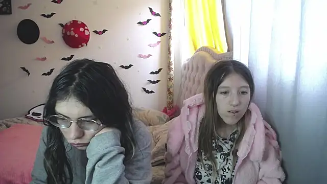 Briar y Blair online show from March 13, 2026, 4:12 pm