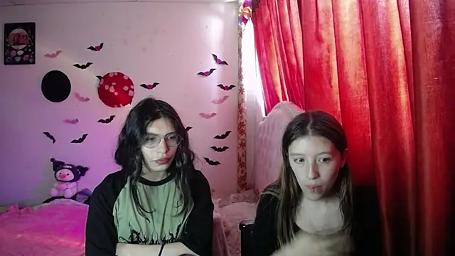 Briar y Blair online show from April 14, 2026, 3:28 pm