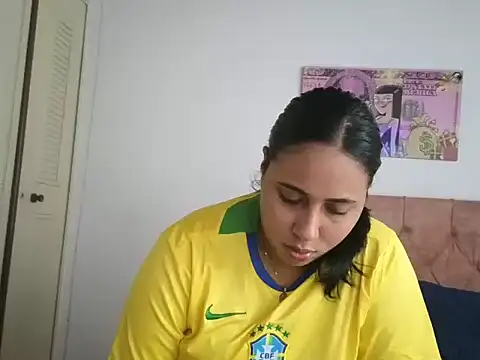 Snapshot of Valery__lovex chatting on June 14, 2026, 10:00 pm Valery lovex online show from June 14, 2026, 10:00 pm