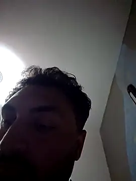 Snapshot of Moreno_002_ chatting on December 15, 2025, 5:19 pm Moreno 002 online show from December 15, 2025, 5:19 pm