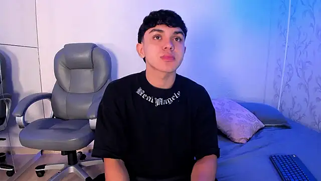 Snapshot of _TaylorBlack chatting on February 14, 2026, 11:32 am TaylorBlack online show from February 14, 2026, 11:32 am