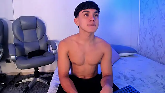 Snapshot of _TaylorBlack chatting on February 1, 2026, 11:41 am TaylorBlack online show from February 1, 2026, 11:41 am