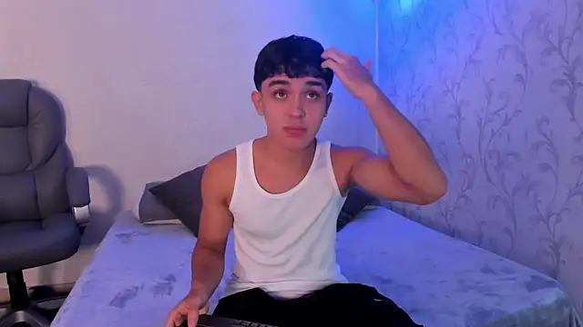 Snapshot of _TaylorBlack chatting on December 17, 2025, 11:26 am TaylorBlack online show from December 17, 2025, 11:26 am