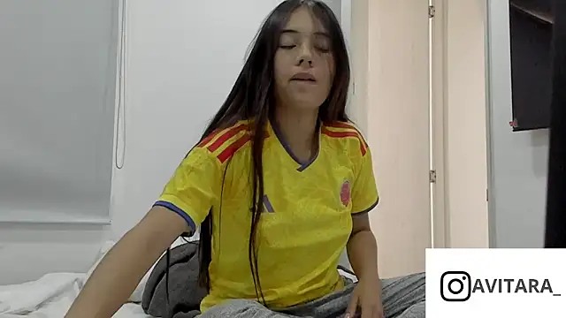 vanesita  online show from July 7, 2026, 7:06 pm