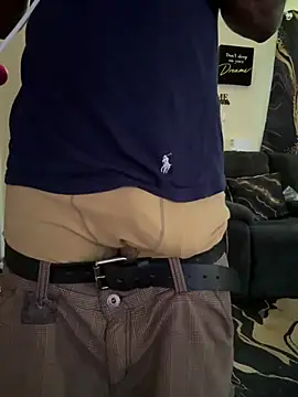 daddydarkskindikk online show from May 20, 2026, 4:26 pm
