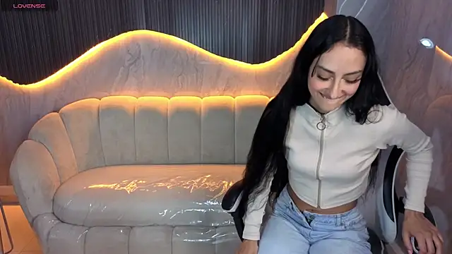 Tifany Tx online show from April 15, 2026, 7:51 pm