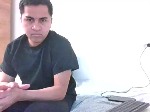 Snapshot of sweetpinoy2027 chatting on February 15, 2026, 3:22 pm sweetpinoy2027 online show from February 15, 2026, 3:22 pm