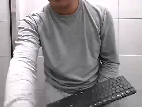 Snapshot of sweetpinoy2027 chatting on December 22, 2025, 8:53 pm sweetpinoy2027 online show from December 22, 2025, 8:53 pm