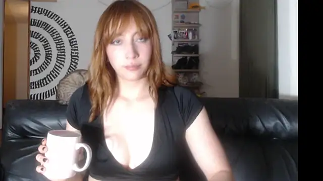 Snapshot of BeautyYoungblond chatting on February 11, 2026, 2:33 am BeautyYoungblond online show from February 11, 2026, 2:33 am