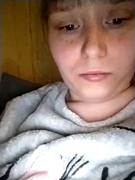 Snapshot of LusaF chatting on December 16, 2025, 7:29 pm LusaF online show from December 16, 2025, 7:29 pm