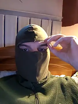 BottomB95xh online show from December 16, 2025, 2:21 pm