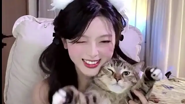 Koikoi    online show from April 11, 2026, 5:59 am