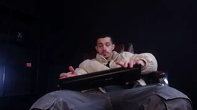 Snapshot of KaydenDrew chatting on January 17, 2026, 5:33 am KaydenDrew online show from January 17, 2026, 5:33 am