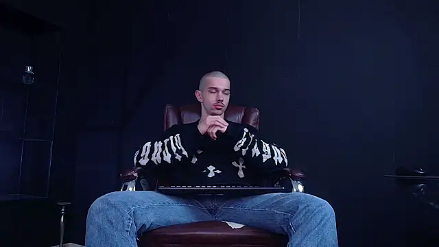 Snapshot of KaydenDrew chatting on December 19, 2025, 5:21 am KaydenDrew online show from December 19, 2025, 5:21 am