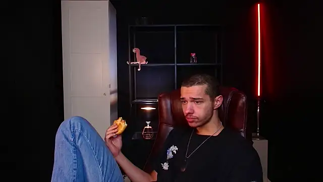 Snapshot of KaydenDrew chatting on February 11, 2026, 5:29 am KaydenDrew online show from February 11, 2026, 5:29 am