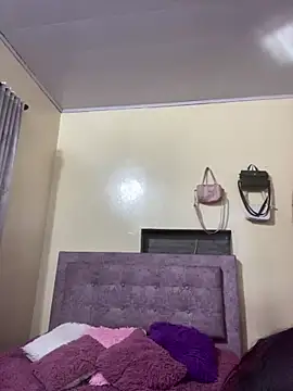 Candy LS online show from February 2, 2026, 8:41 pm