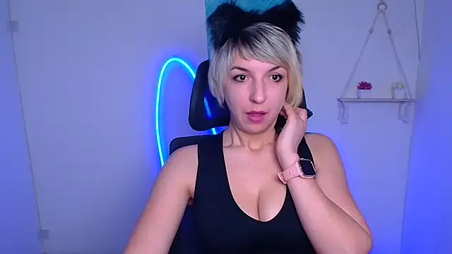 Snapshot of Lana_Foxyy chatting on February 7, 2026, 12:57 pm Lana Foxyy online show from February 7, 2026, 12:57 pm