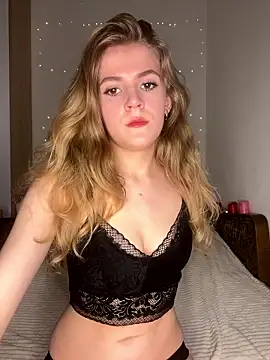 Snapshot of AmilenA chatting on January 5, 2026, 8:01 pm AmilenA online show from January 5, 2026, 8:01 pm