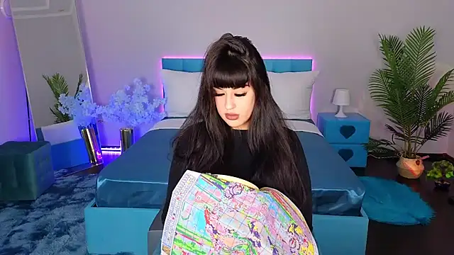 Snapshot of EvaNani chatting on December 16, 2025, 3:27 pm EvaNani online show from December 16, 2025, 3:27 pm