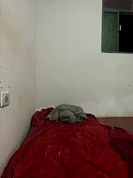 eu lala online show from December 17, 2025, 1:32 am