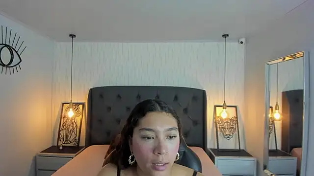 Snapshot of angelinemore chatting on March 25, 2026, 7:46 pm angelinemore online show from March 25, 2026, 7:46 pm