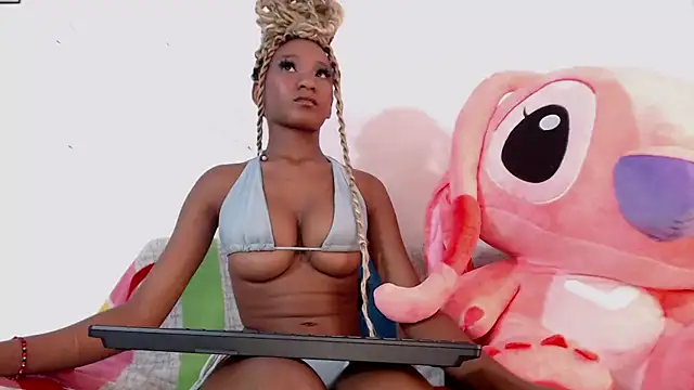 litte ebonyx online show from April 16, 2026, 8:42 pm