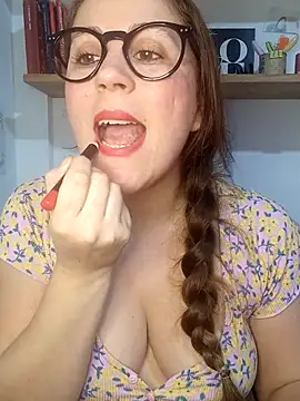 Snapshot of SofiEsteves chatting on June 5, 2026, 12:33 pm SofiEsteves online show from June 5, 2026, 12:33 pm