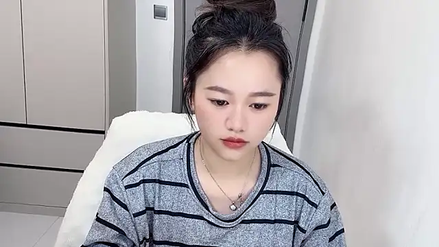 Amireux-8 online show from February 4, 2026, 4:40 am