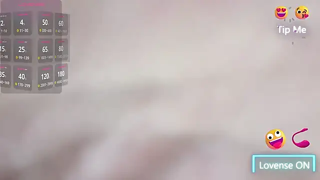 Snapshot of Amireux-8 chatting on June 25, 2026, 3:04 am Amireux-8 online show from June 25, 2026, 3:04 am