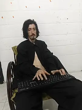 sk8-boy online show from May 12, 2026, 9:43 pm