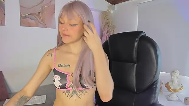 Snapshot of Amelie_Wine chatting on February 9, 2026, 3:32 pm Amelie Wine online show from February 9, 2026, 3:32 pm