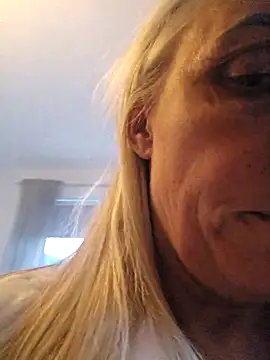 theblondecocklover online show from May 31, 2026, 8:20 pm