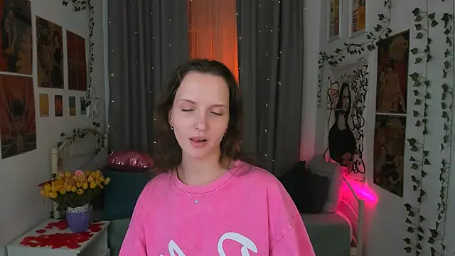 Snapshot of Ariadna_Shy chatting on February 16, 2025, 4:53 am Ariadna Shy online show from February 16, 2025, 4:53 am