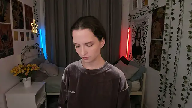 Snapshot of Ariadna_Shy chatting on September 13, 2025, 10:21 pm Ariadna Shy online show from September 13, 2025, 10:21 pm