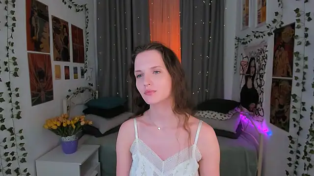 Snapshot of Ariadna_Shy chatting on February 24, 2025, 4:49 am Ariadna Shy online show from February 24, 2025, 4:49 am