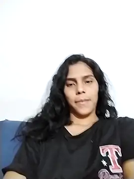 Snapshot of Emily_hot26 chatting on December 18, 2025, 7:02 am Emily hot26 online show from December 18, 2025, 7:02 am