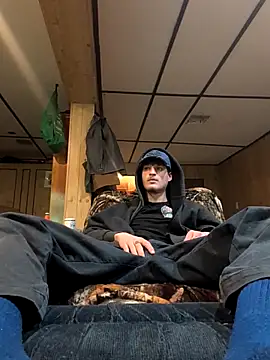 Snapshot of B8RHUNG chatting on December 19, 2025, 10:56 pm B8RHUNG online show from December 19, 2025, 10:56 pm