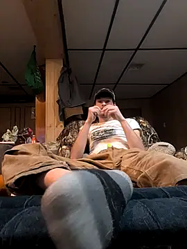 Snapshot of B8RHUNG chatting on December 19, 2025, 1:42 am B8RHUNG online show from December 19, 2025, 1:42 am