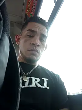 Snapshot of Gloryholeroom chatting on March 20, 2026, 7:37 pm Gloryholeroom online show from March 20, 2026, 7:37 pm