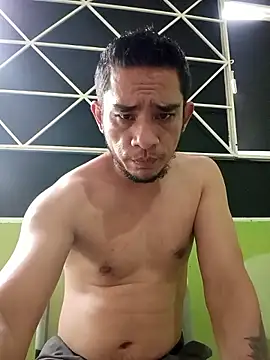 Snapshot of Gloryholeroom chatting on February 5, 2026, 9:21 pm Gloryholeroom online show from February 5, 2026, 9:21 pm