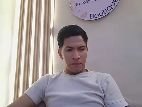 Snapshot of kracjunior chatting on December 19, 2025, 8:00 pm kracjunior online show from December 19, 2025, 8:00 pm