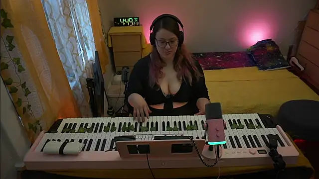 FireproofCuriousiteaze online show from February 12, 2026, 9:47 pm