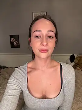 ChiaraSommer online show from April 7, 2026, 4:31 pm