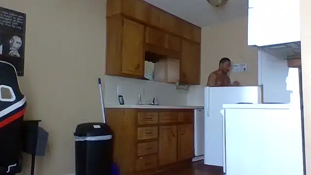 Snapshot of KingDes55 chatting on February 1, 2026, 3:54 pm KingDes55 online show from February 1, 2026, 3:54 pm