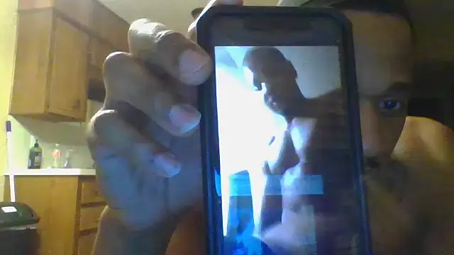 Snapshot of KingDes55 chatting on January 17, 2026, 12:48 am KingDes55 online show from January 17, 2026, 12:48 am