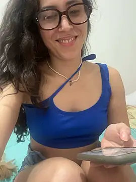 LatinDoll8 online show from April 4, 2026, 12:39 am