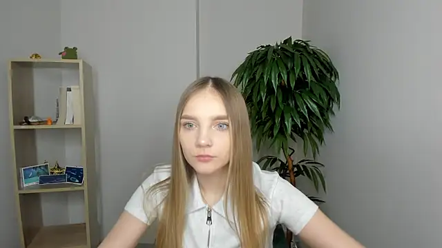 TonaSaether online show from December 20, 2025, 5:32 am