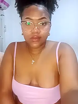 Snapshot of Yohanna_fox chatting on December 17, 2025, 11:21 pm Yohanna fox online show from December 17, 2025, 11:21 pm